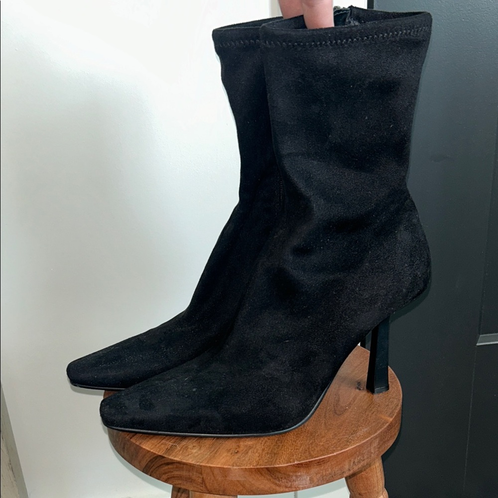 Steve Madden 3.5" heel suede Elegant Black fitted high ankle Boots